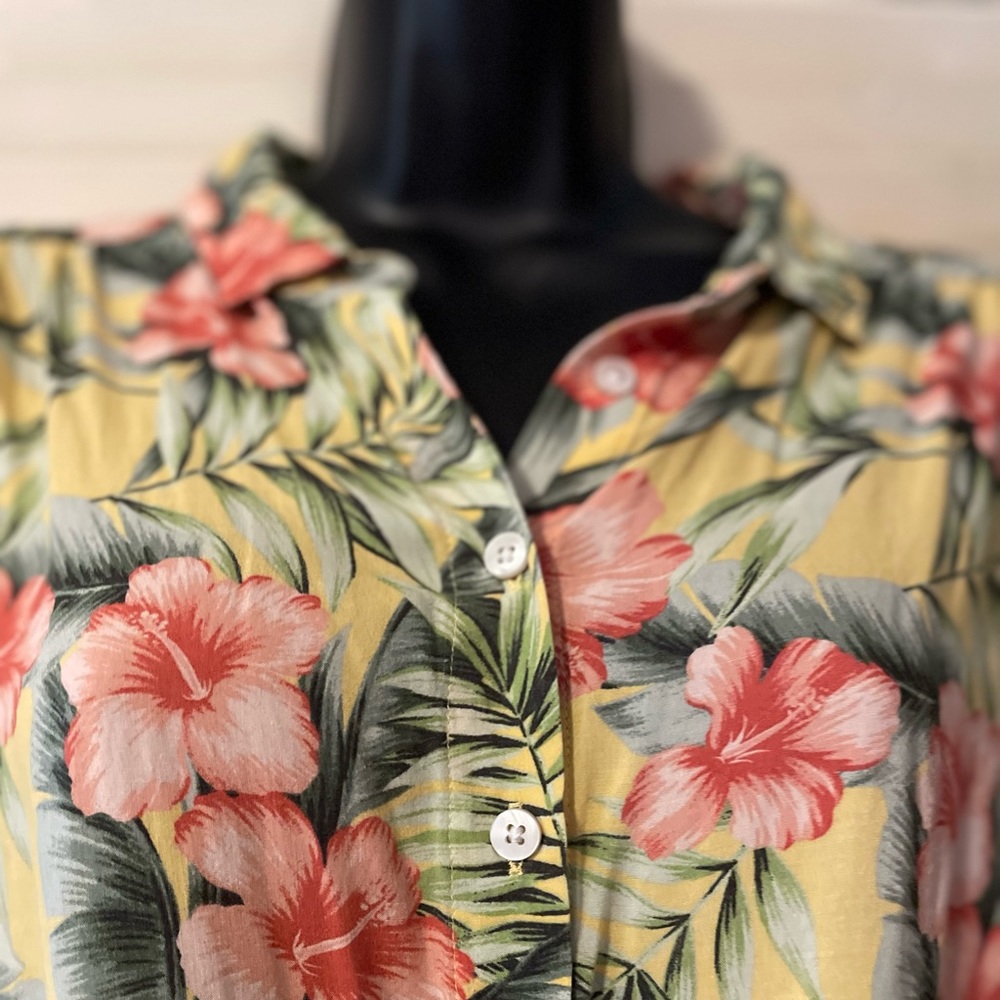 ⚡️5/$15⚡️American Eagle | Yellow Hawaiian Crop Top | S - Picture 4 of 12